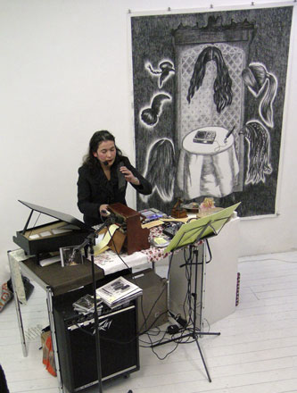 Performance Danielle Lemaire in the Gallery